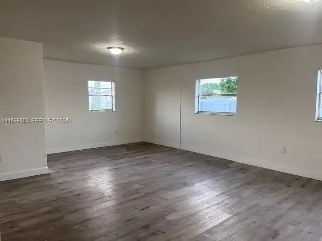 21221 SW 120 ave, Miami FL 33177 photo 2