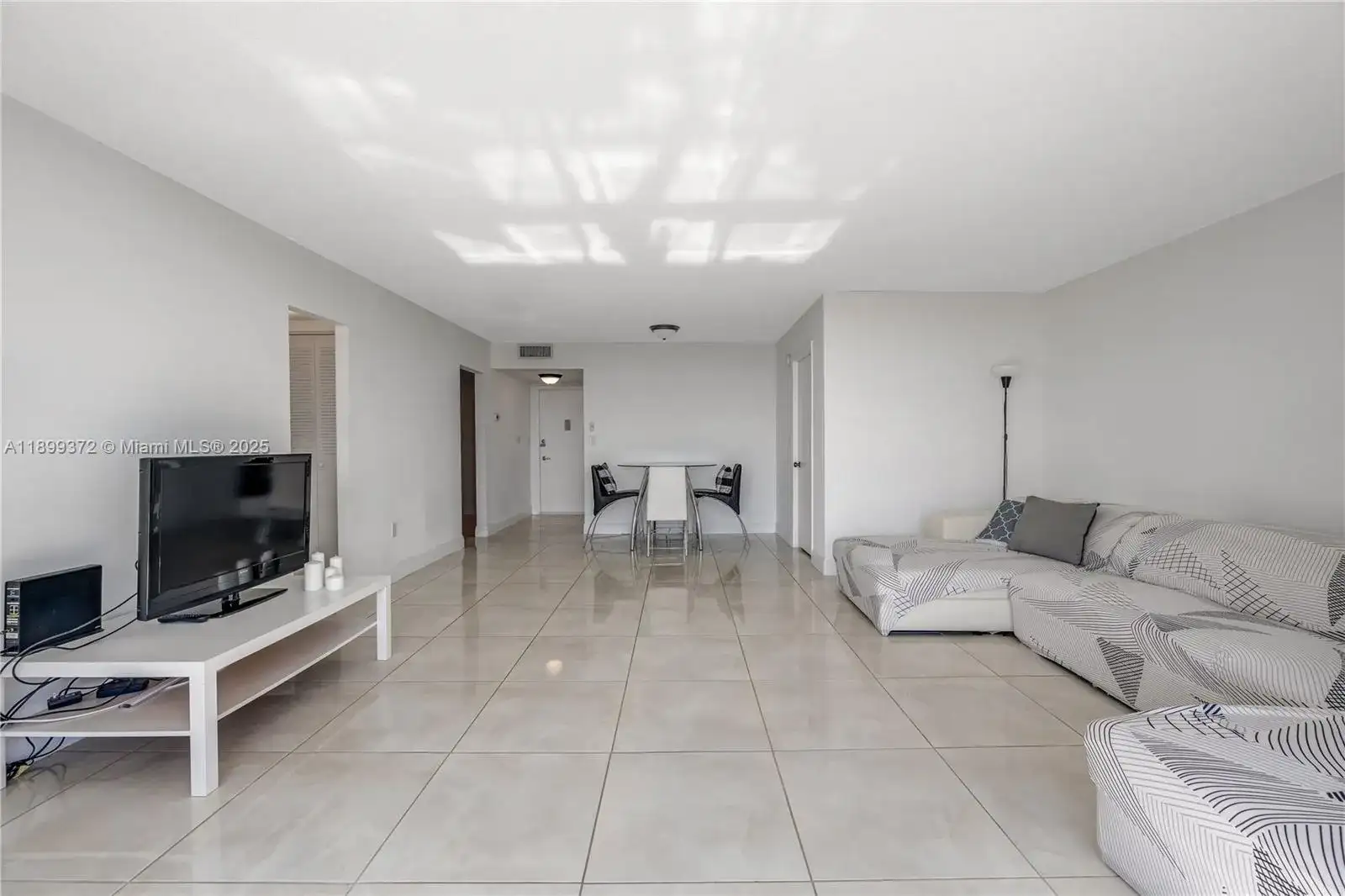 2750 NE 183rd St # 804, Aventura FL 33160 photo 3