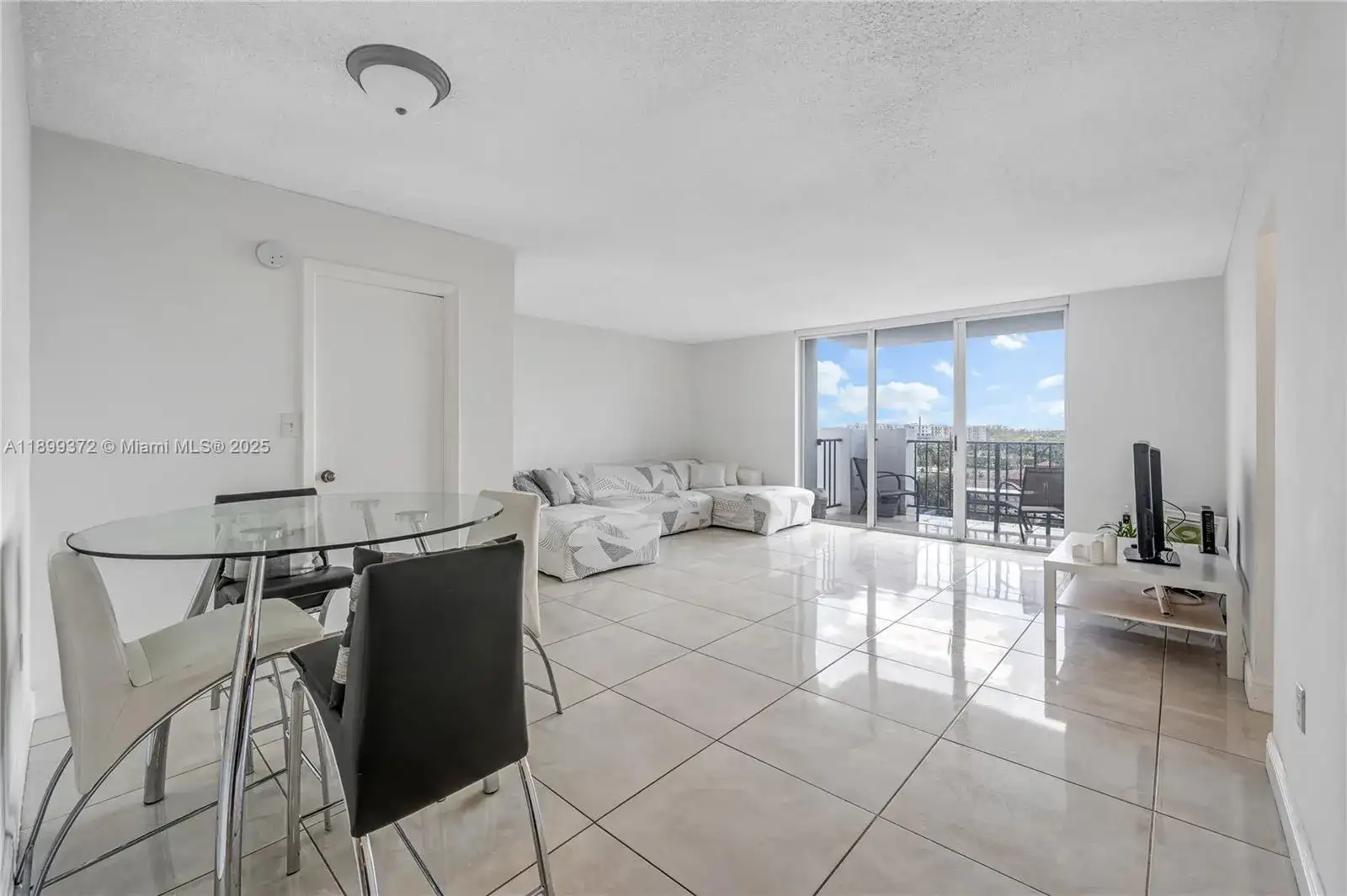 2750 NE 183rd St # 804, Aventura FL 33160 photo 5