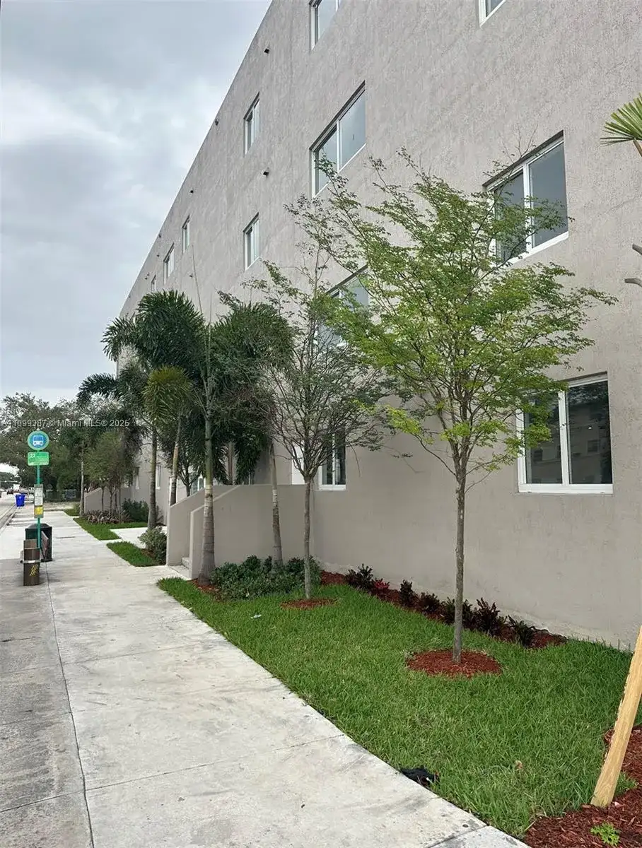 2311 NW 22nd Ave # 401, Miami FL 33142 photo 3
