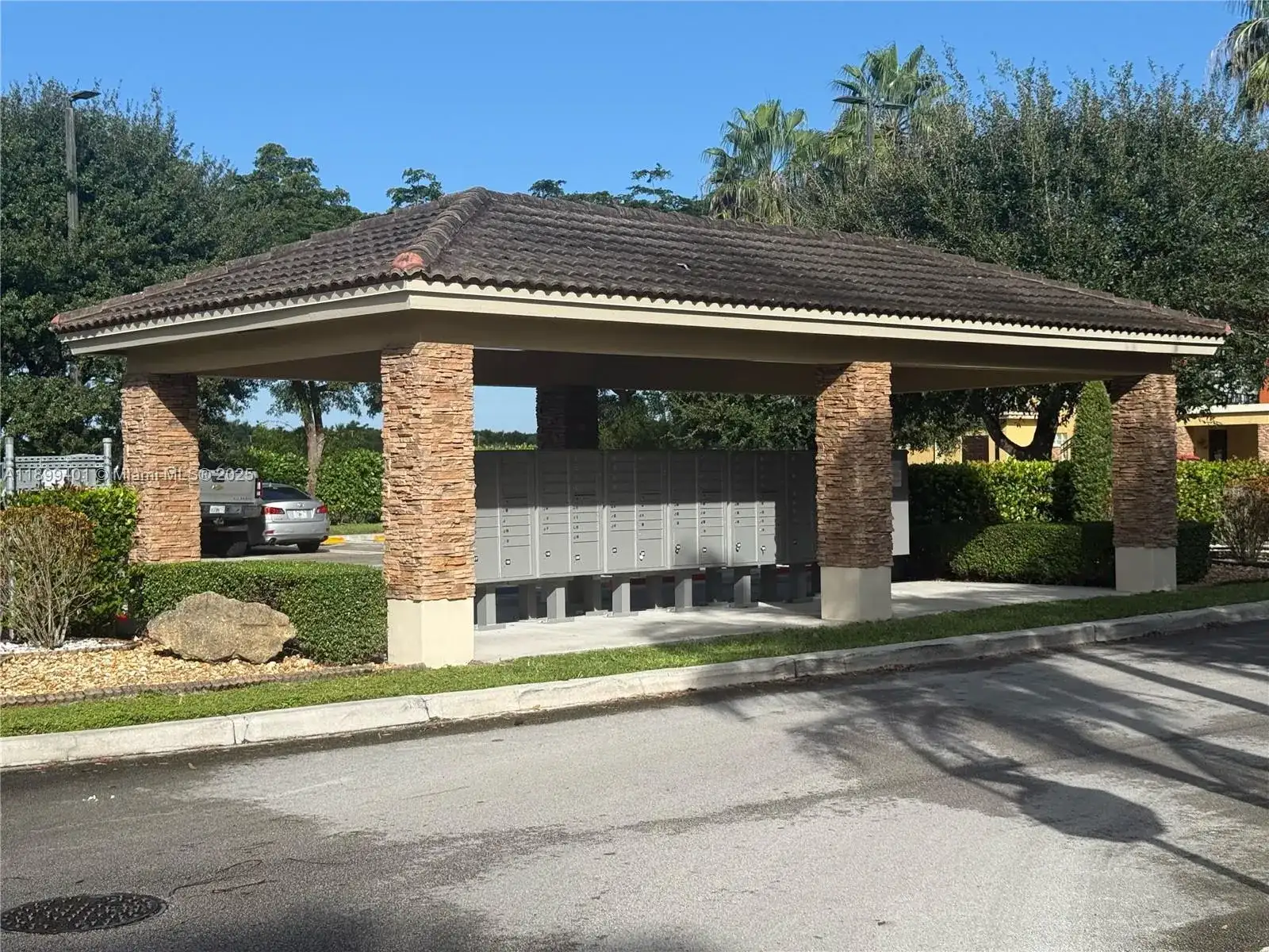 930 NE 34th Ave # 201, Homestead FL 33033 photo 4