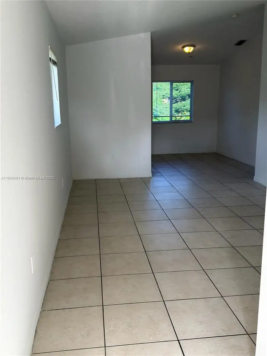 930 NE 34th Ave # 201, Homestead FL 33033 photo 5