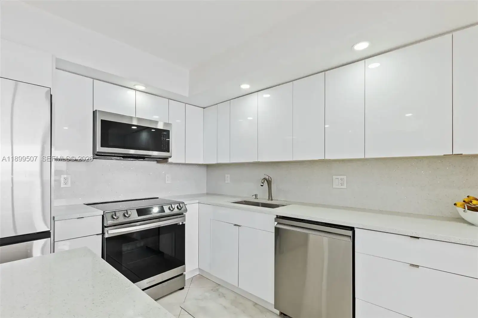 18021 Biscayne Blvd # 1003, Aventura FL 33160 photo 2