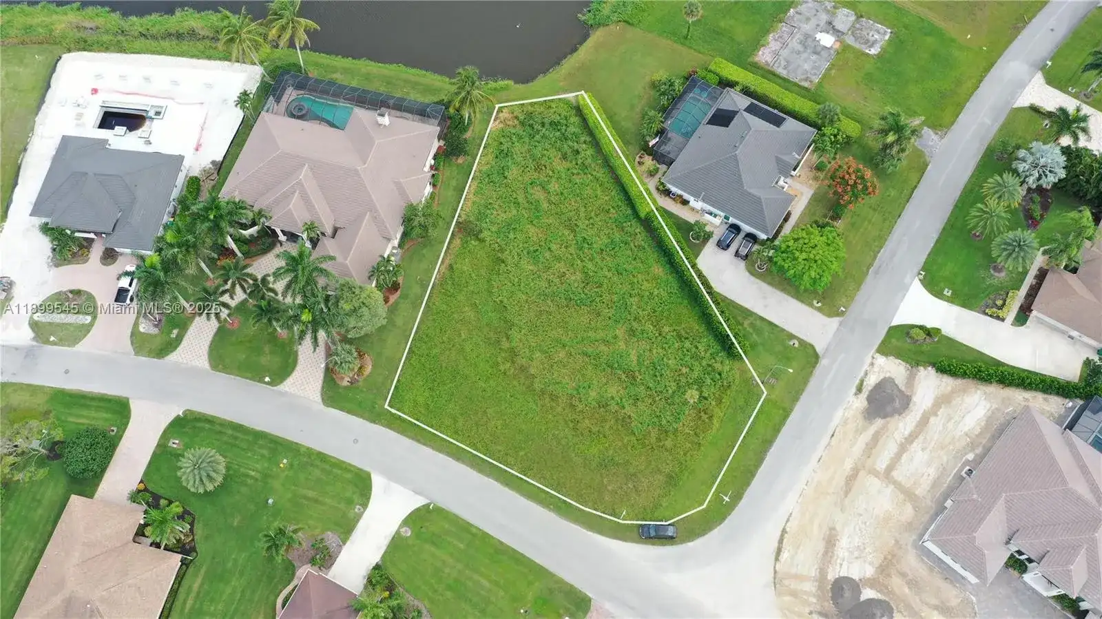 18018 Royal Hammock Blvd, Naples FL 34114 photo 2