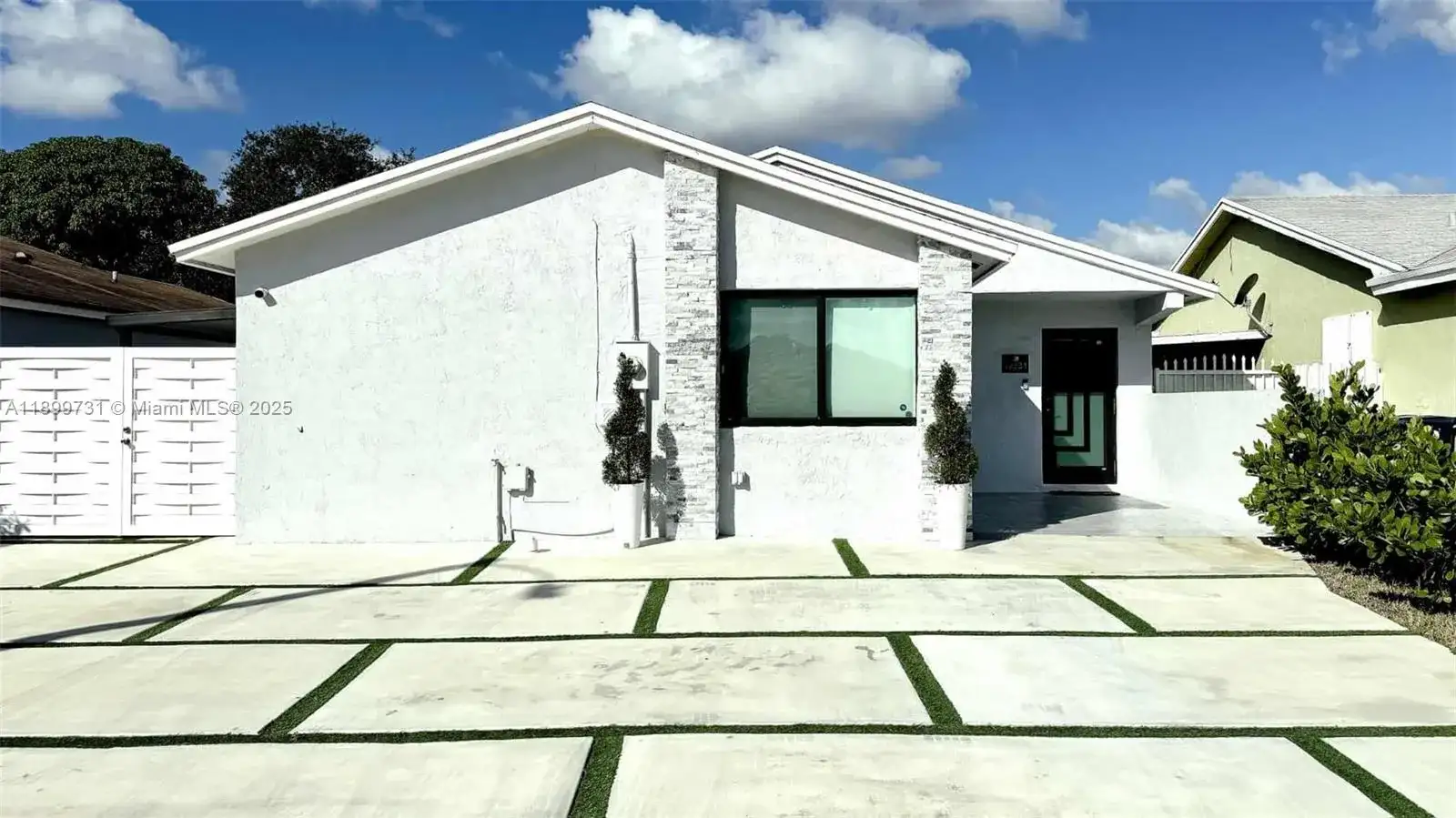 19234 SW 121st Ct, Miami FL 33177 photo 2