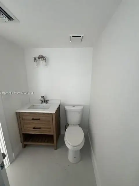 20281 E Country Club Dr, Aventura FL 33180 photo 4