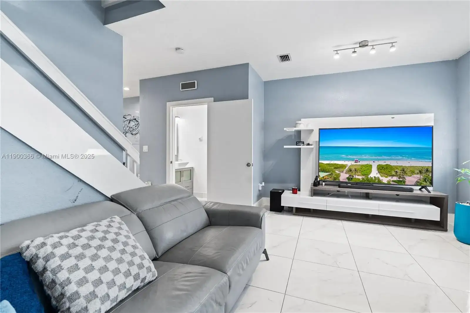 1621 SE 30th St, Homestead FL 33035 photo 5