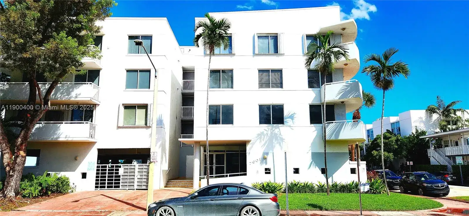 7601 Dickens Ave # 303, Miami Beach FL 33141 photo 2