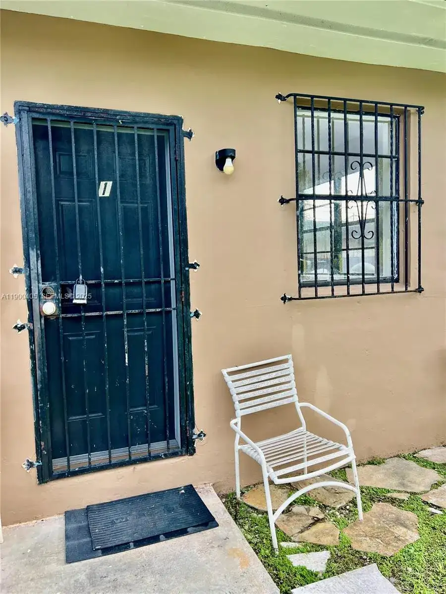 645 NW 1St Street # 1, Florida City FL 33034 photo 2