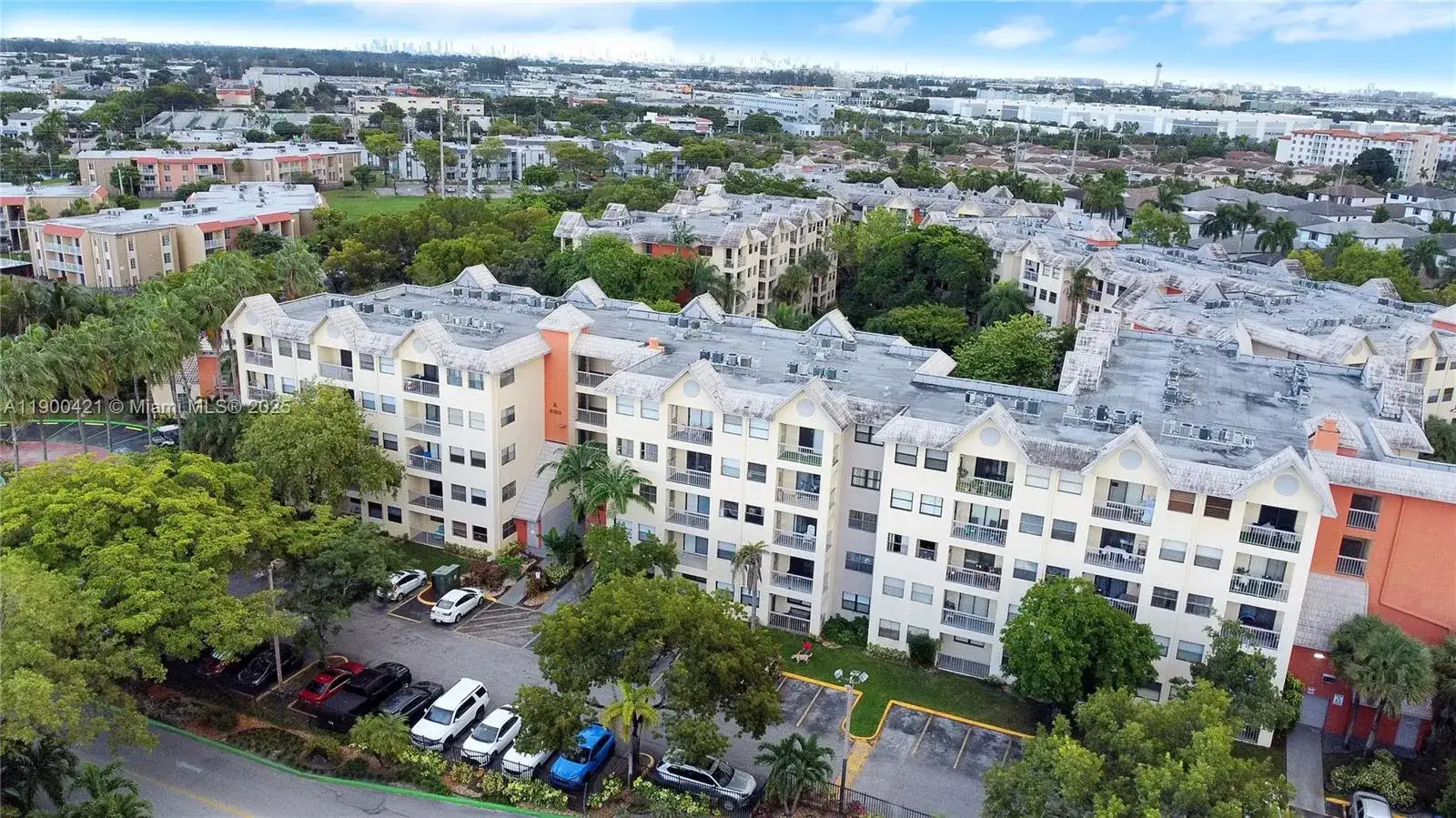 8160 Geneva Ct # 314, Doral FL 33166 photo 2
