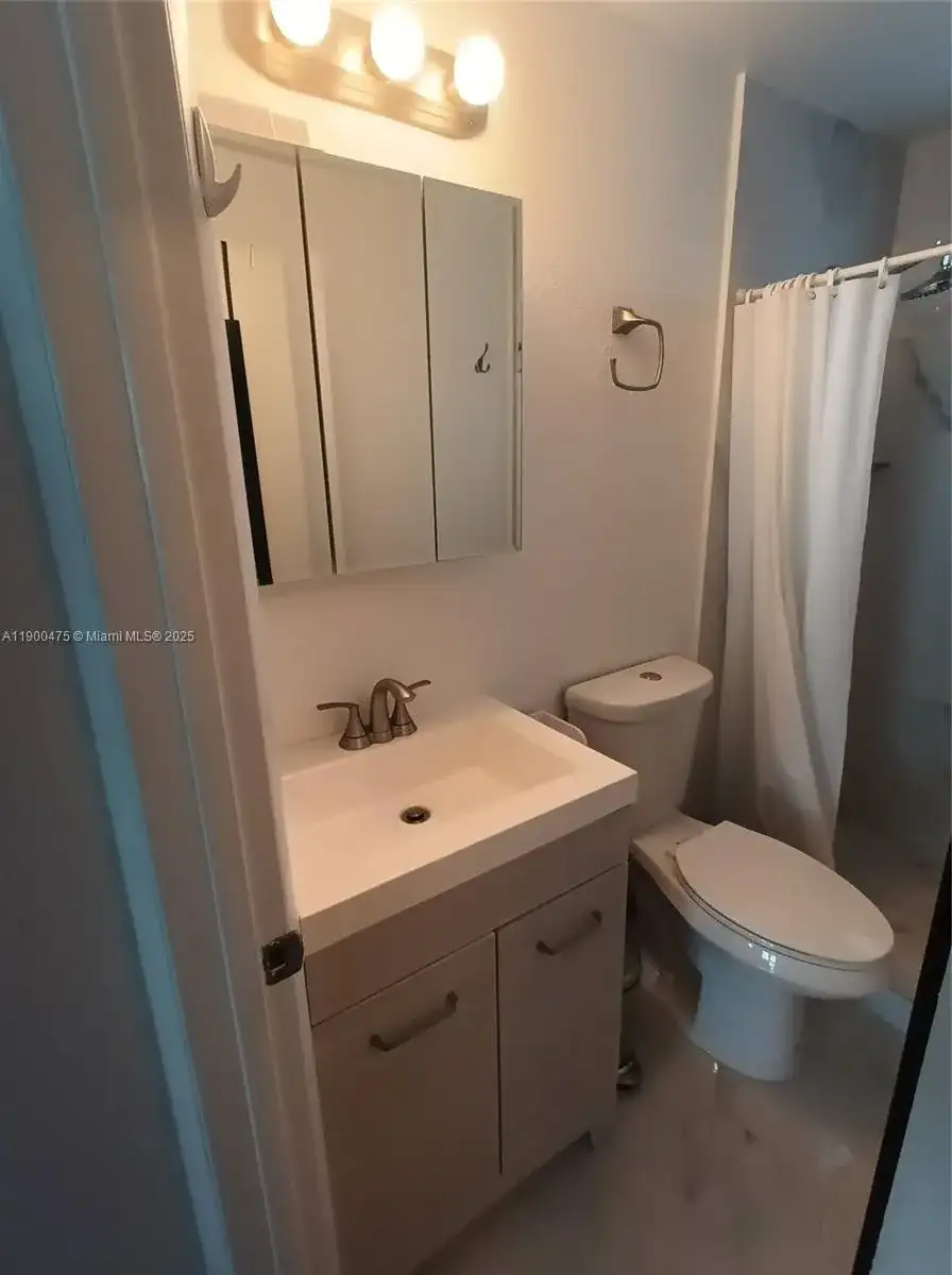 300 74th St # 3, Miami Beach FL 33141 photo 3