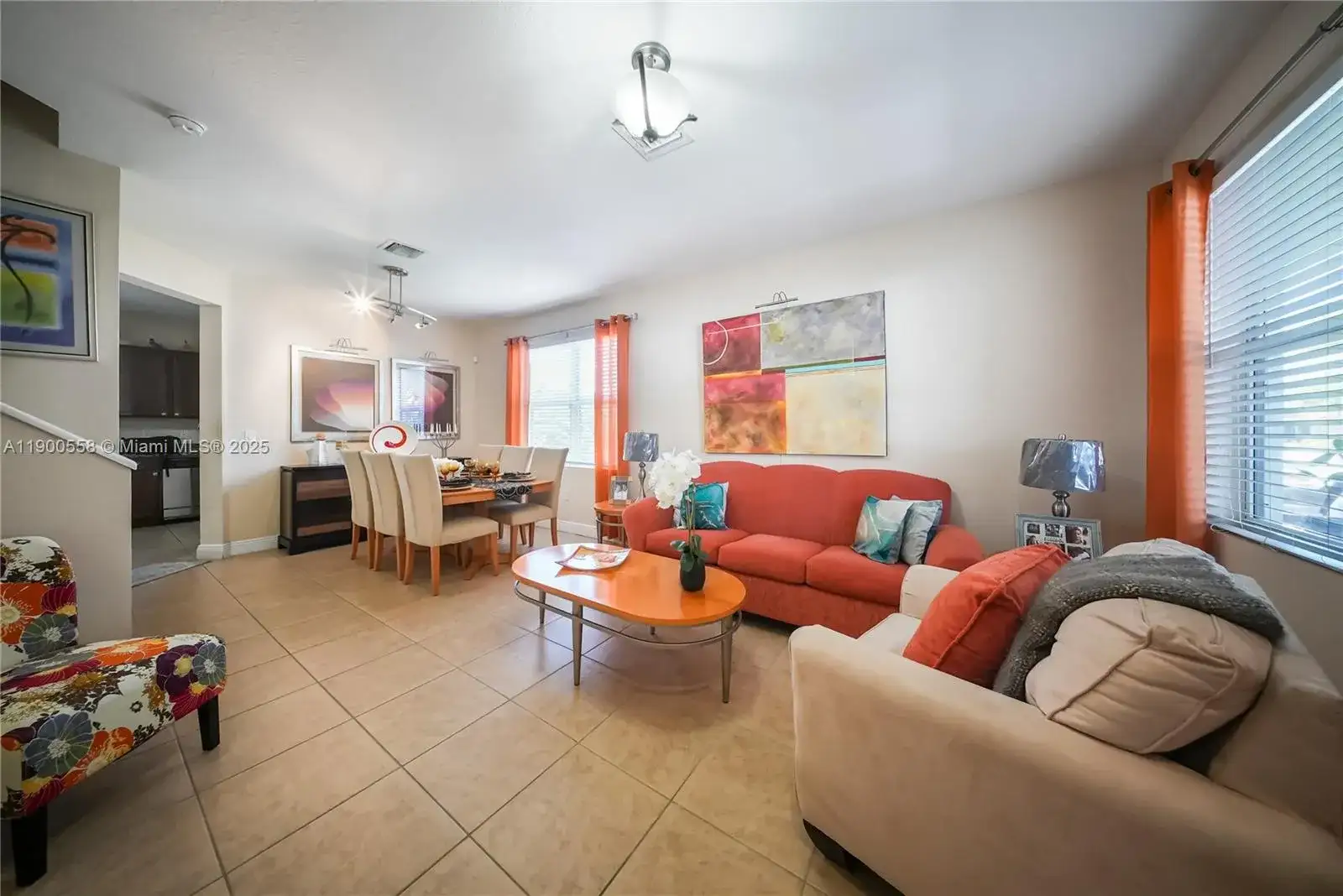 3076 SE 4th Ct, Homestead FL 33033 photo 2
