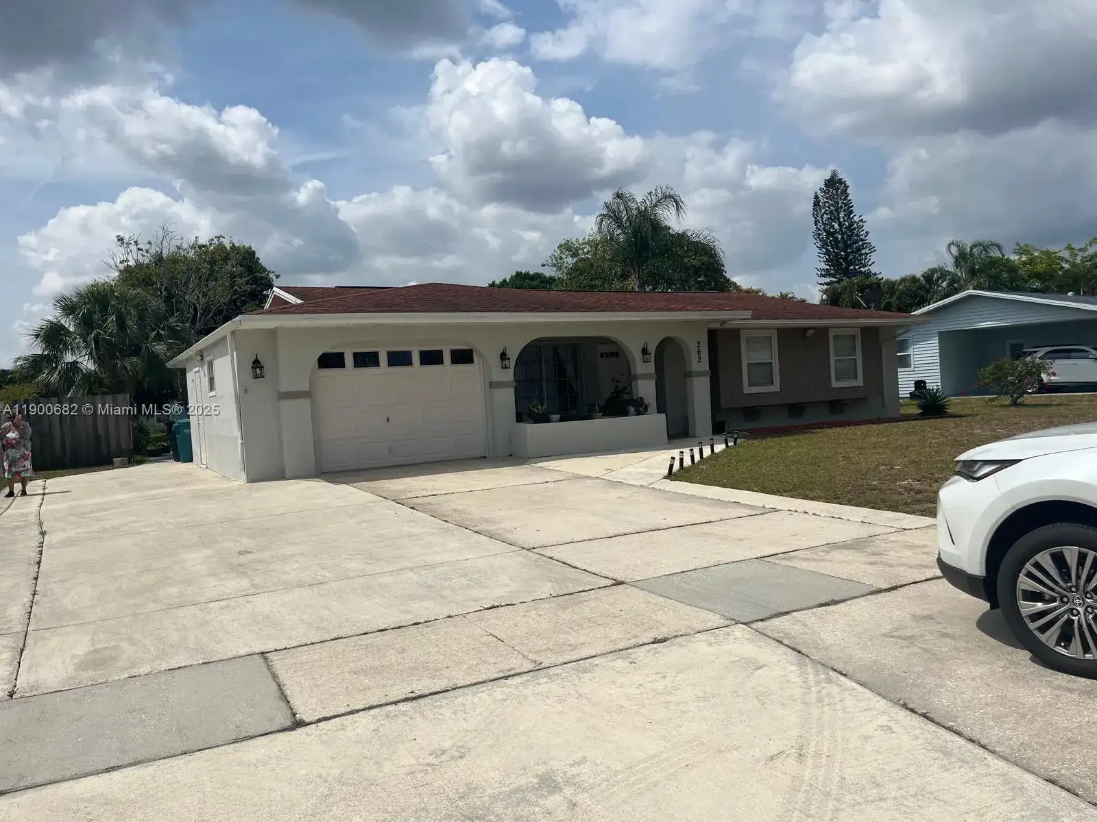 262 NE Floresta Dr, Port St. Lucie FL 34983 photo 2