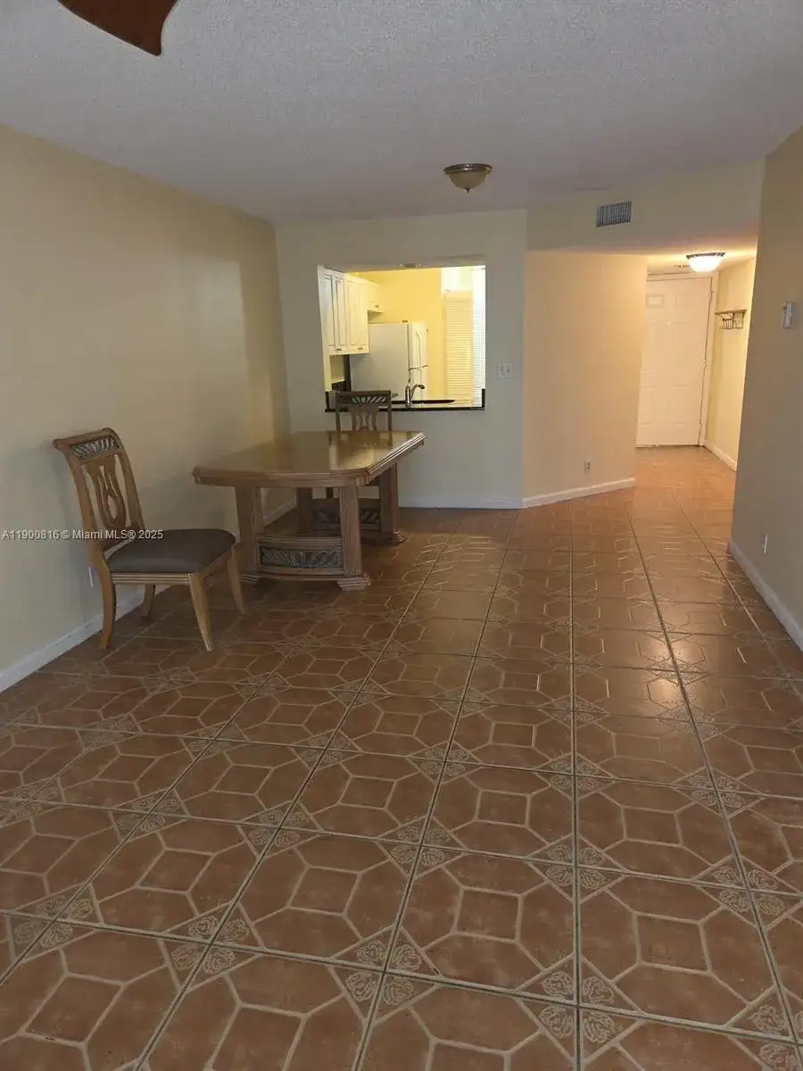 117 Lake Emerald Dr # 108, Oakland Park FL 33309 photo 2