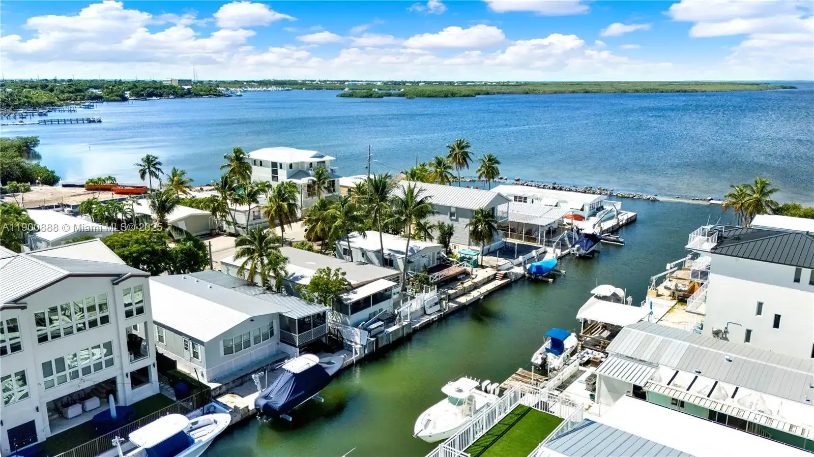 124 Valjean Ln, Tavernier FL 33070 photo 3
