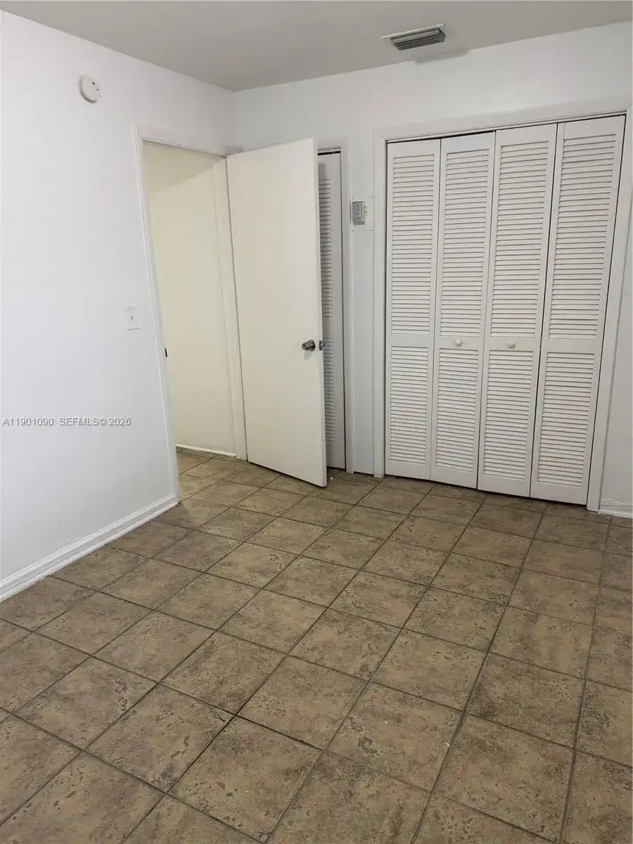 954 SW 4th St # 14, Miami FL 33130 photo 2