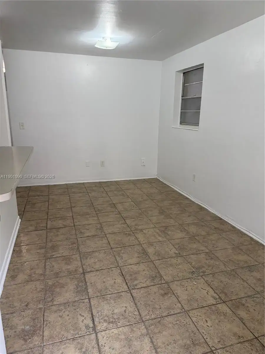 954 SW 4th St # 14, Miami FL 33130 photo 4