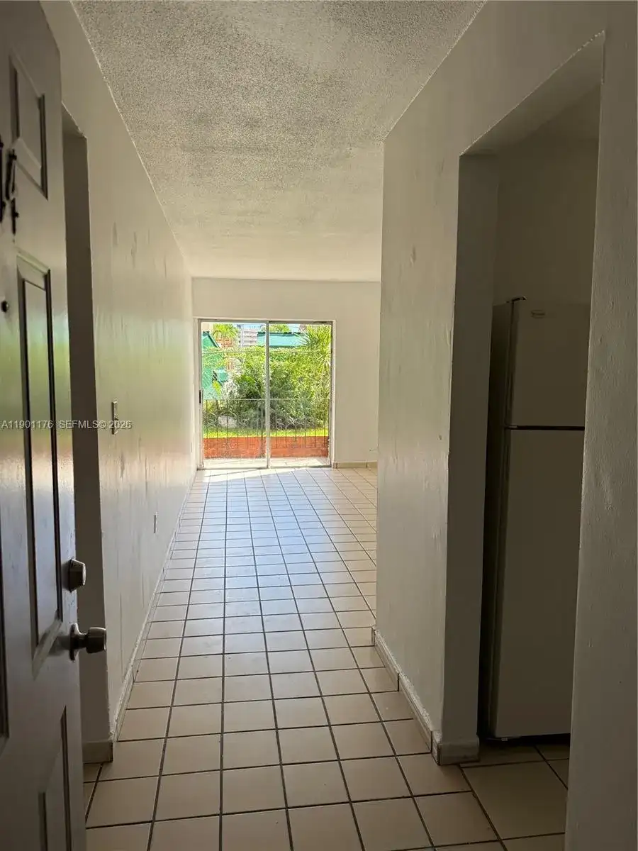 1001 NW 45 # 114, Miami FL 33126 photo 3