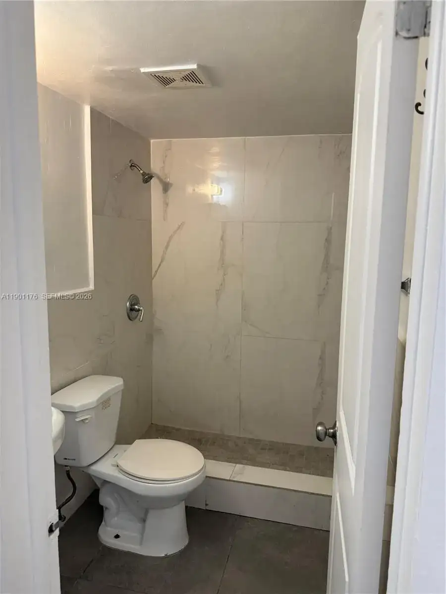 1001 NW 45 # 114, Miami FL 33126 photo 5