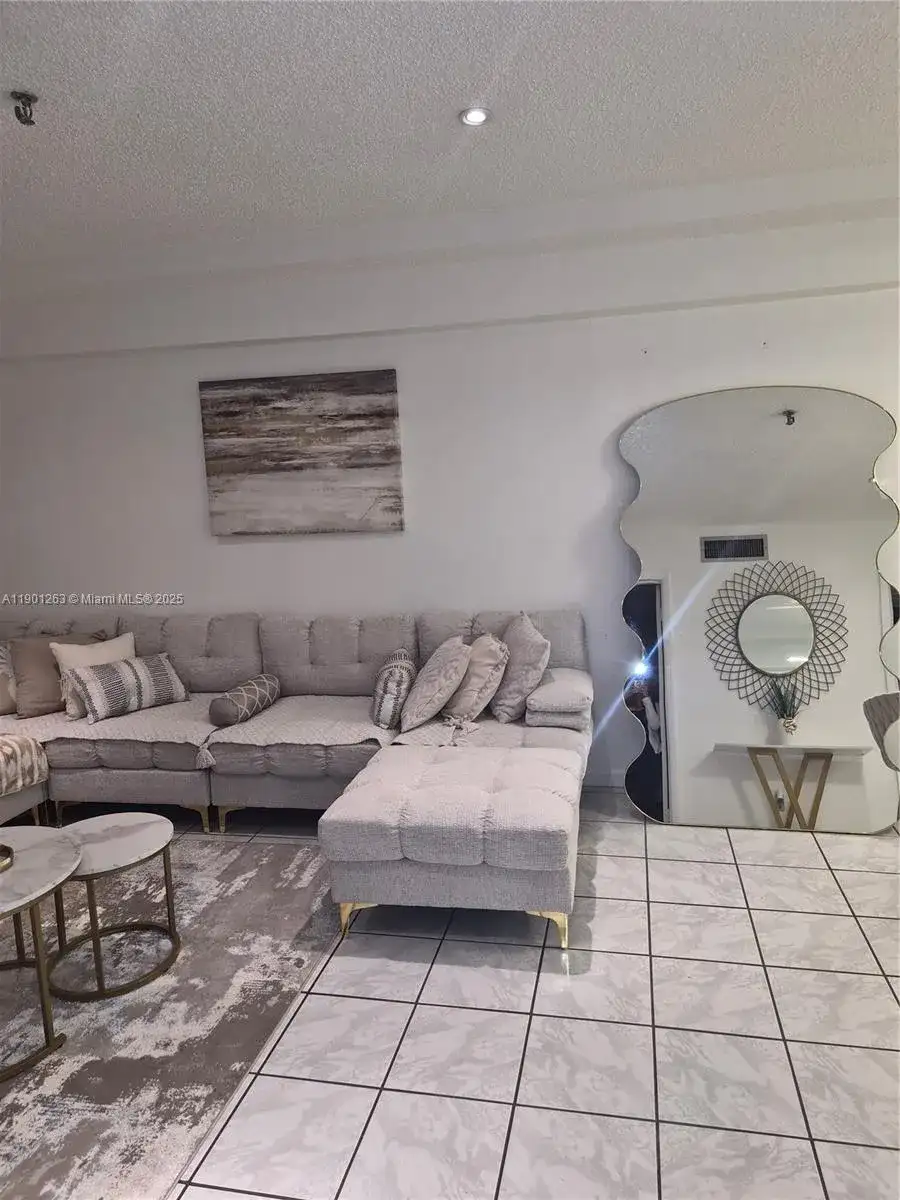 201 180th Dr # 411, Sunny Isles Beach FL 33160 photo 3