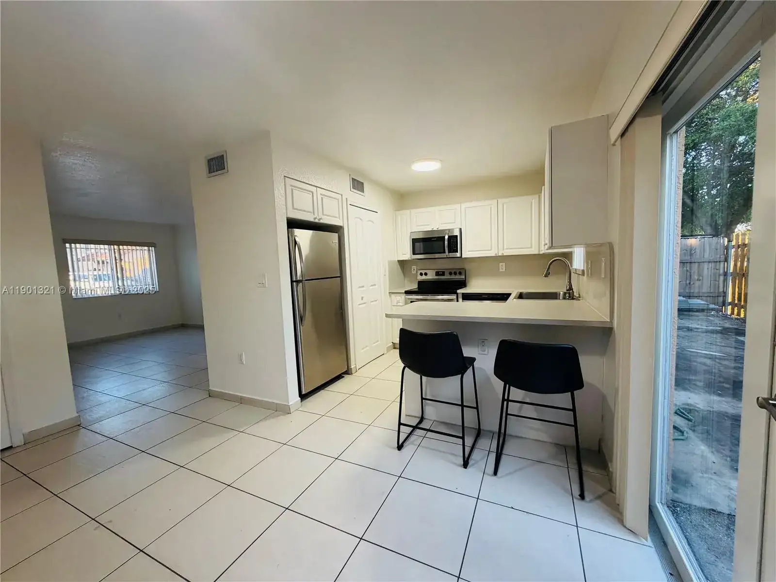 17302 NW 74th Ave # 102, Hialeah FL 33015 photo 2