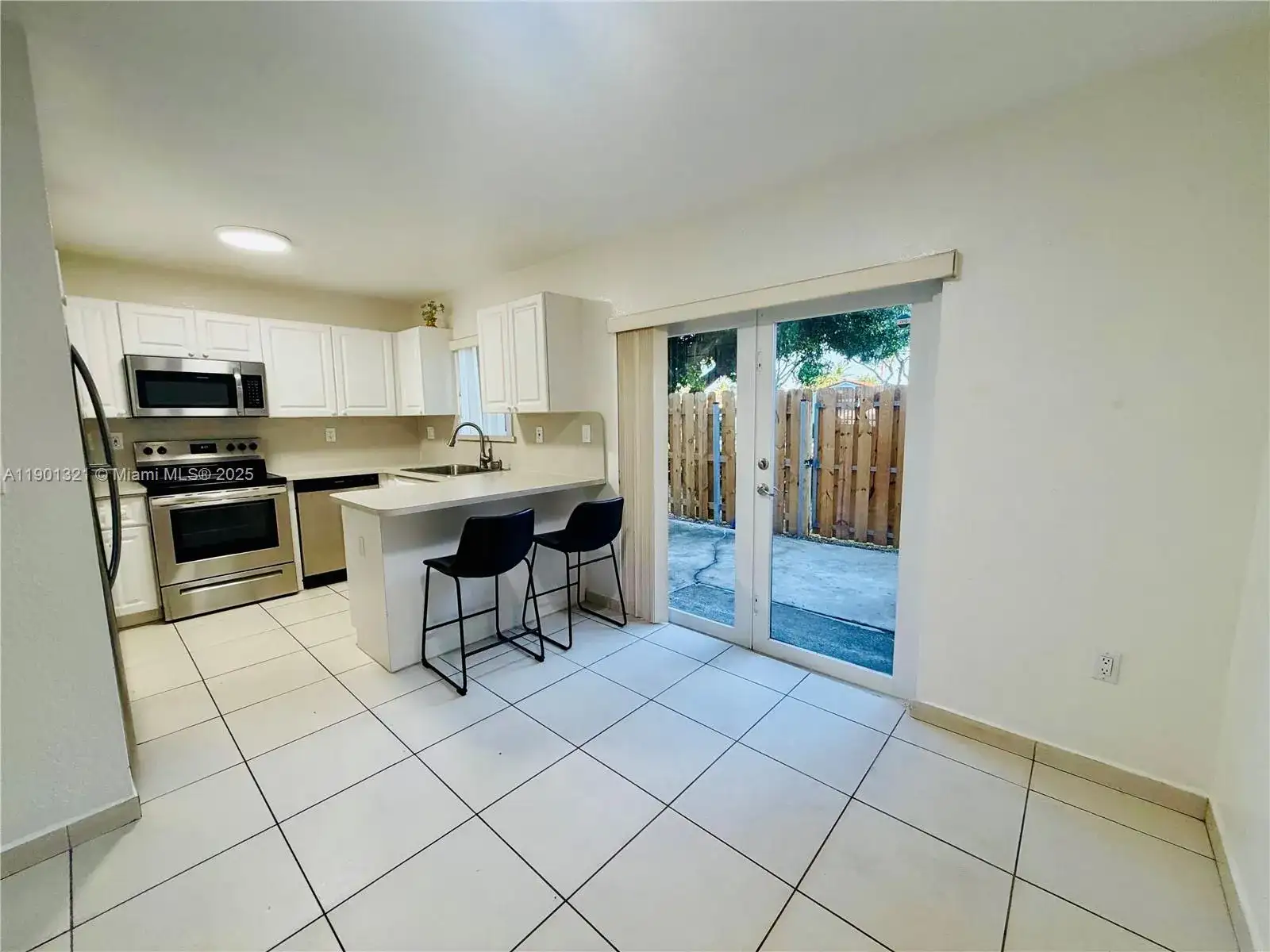 17302 NW 74th Ave # 102, Hialeah FL 33015 photo 3
