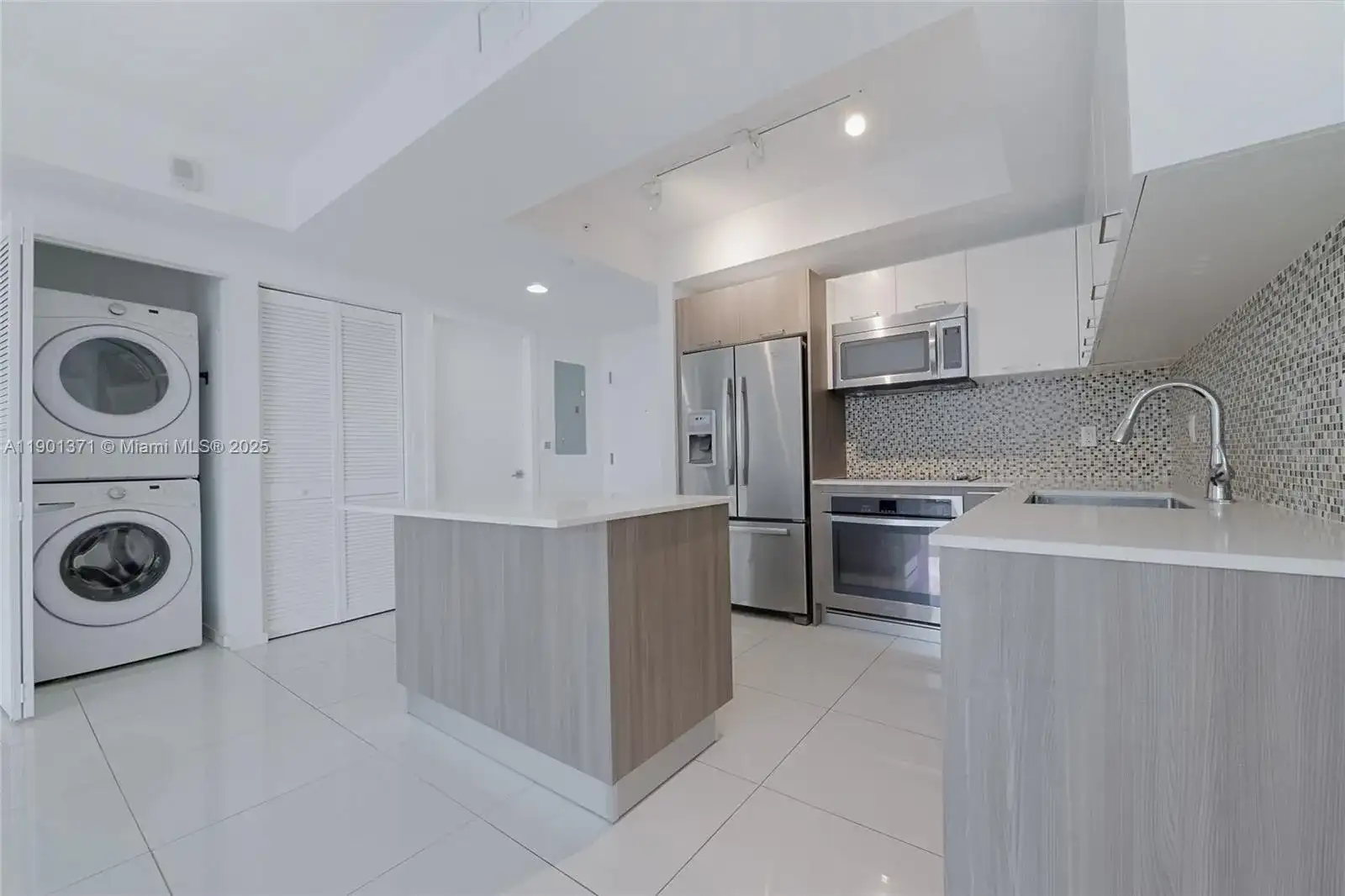 5300 Paseo Blvd # 1205, Doral FL 33166 photo 4