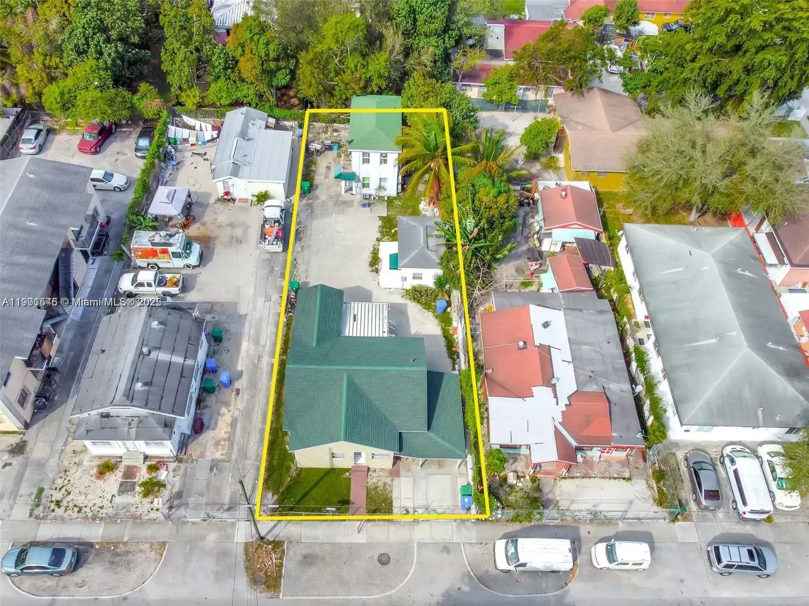 2930 NW 14th Ave, Miami FL 33142 photo 2