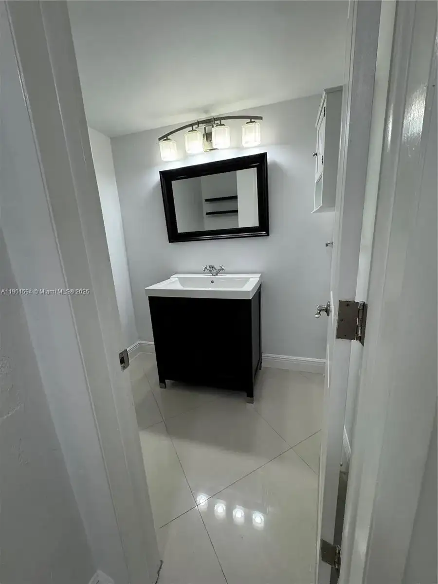 1205 Mariposa Ave # 210, Coral Gables FL 33146 photo 4