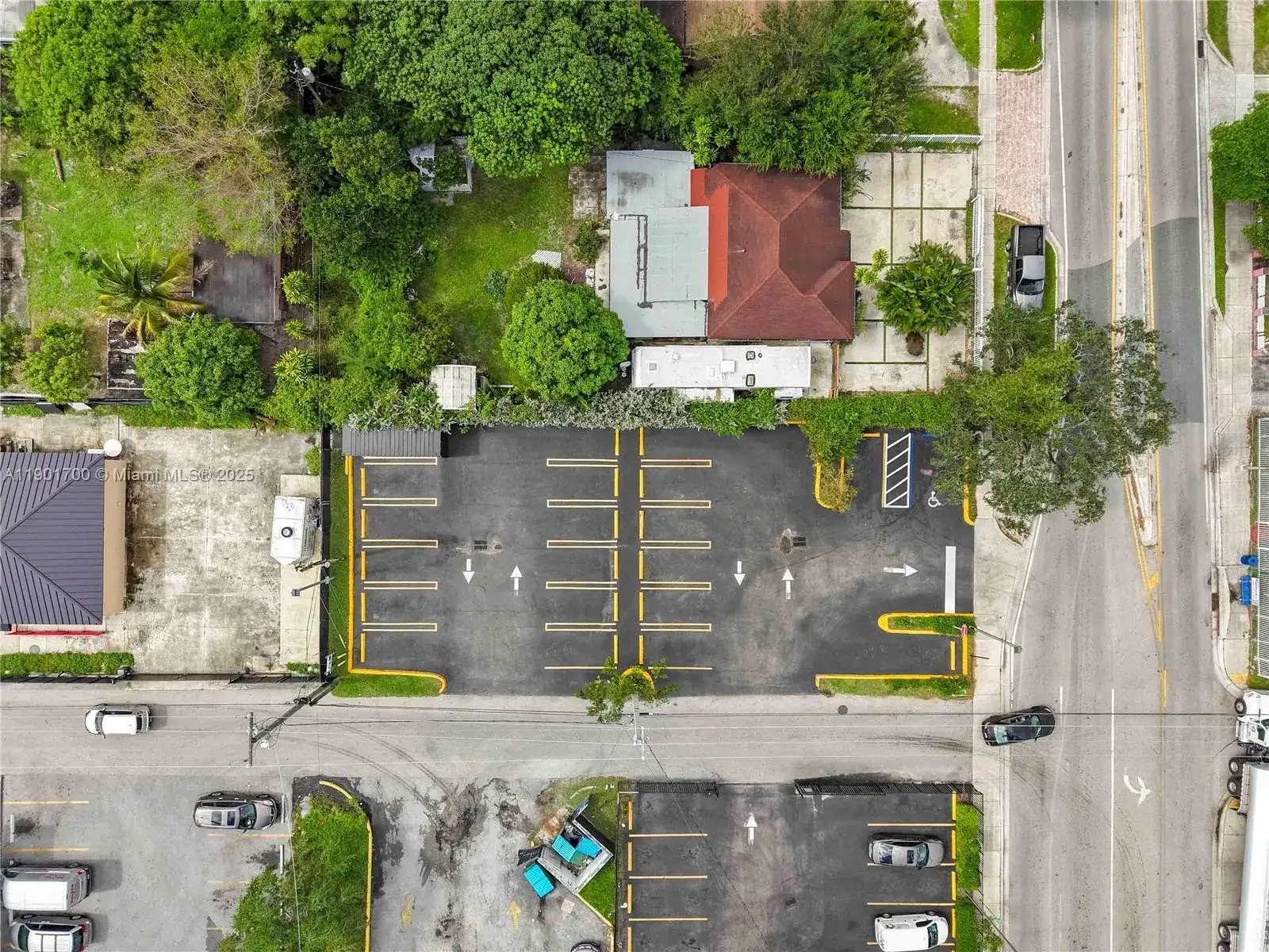 720 NW 125th St, North Miami FL 33168 photo 2
