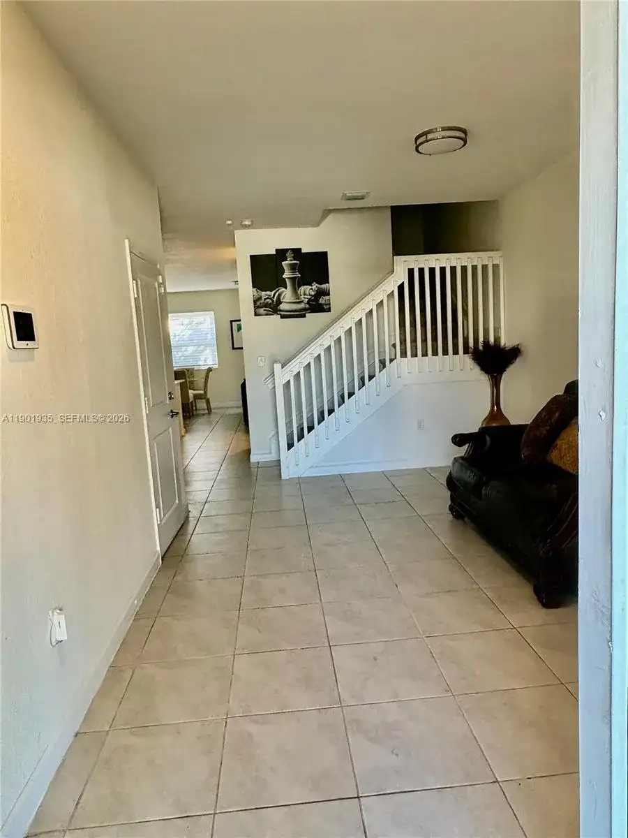 1020 SE 26th Ter, Homestead FL 33035 photo 4