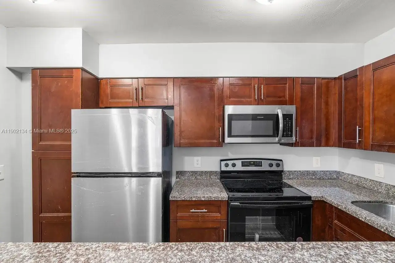 1530 Crescent Cir # 8, Lake Park FL 33403 photo 4