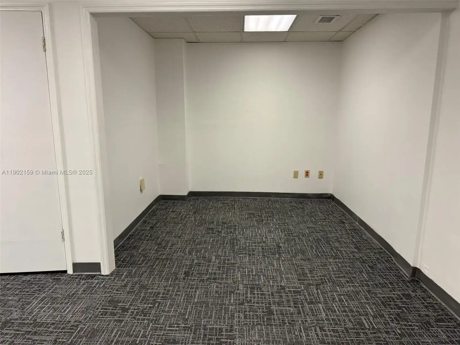 220 Miracle Mile, Coral Gables FL 33134 photo 3