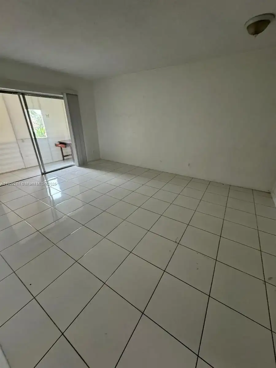 20201 NE 29th Ct # D329, Aventura FL 33180 photo 4
