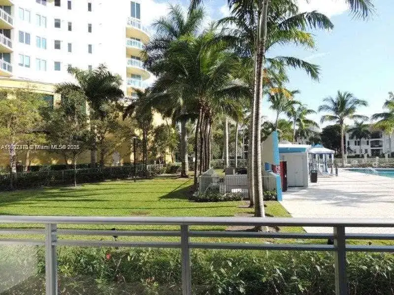2950 NE 188th St # 309, Aventura FL 33180 photo 2