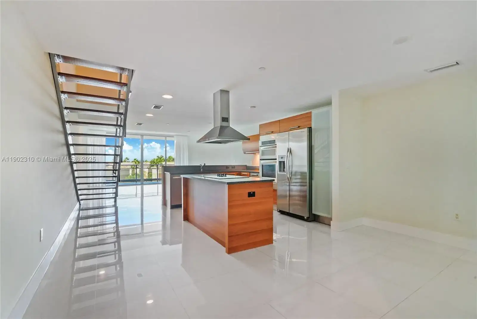 2950 NE 188th St # 309, Aventura FL 33180 photo 4