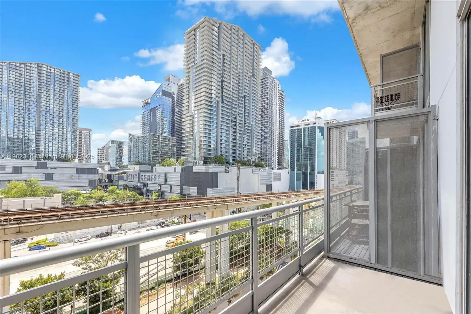 690 SW 1st Court # 1008, Miami FL 33130 photo 2