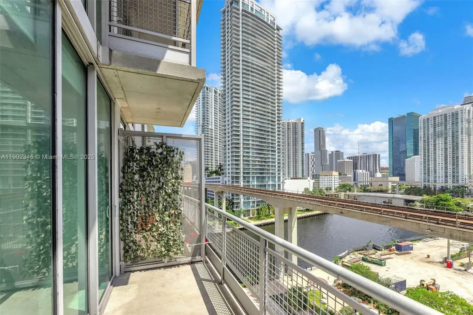 690 SW 1st Court # 1008, Miami FL 33130 photo 3