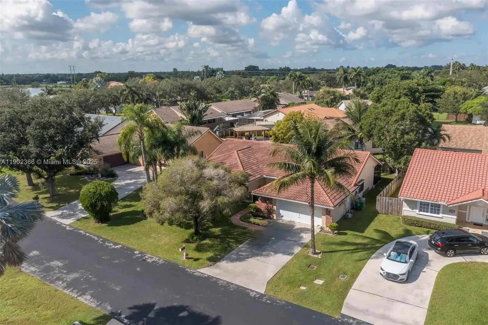 5641 Thistledown Ter, Davie FL 33331 photo 3