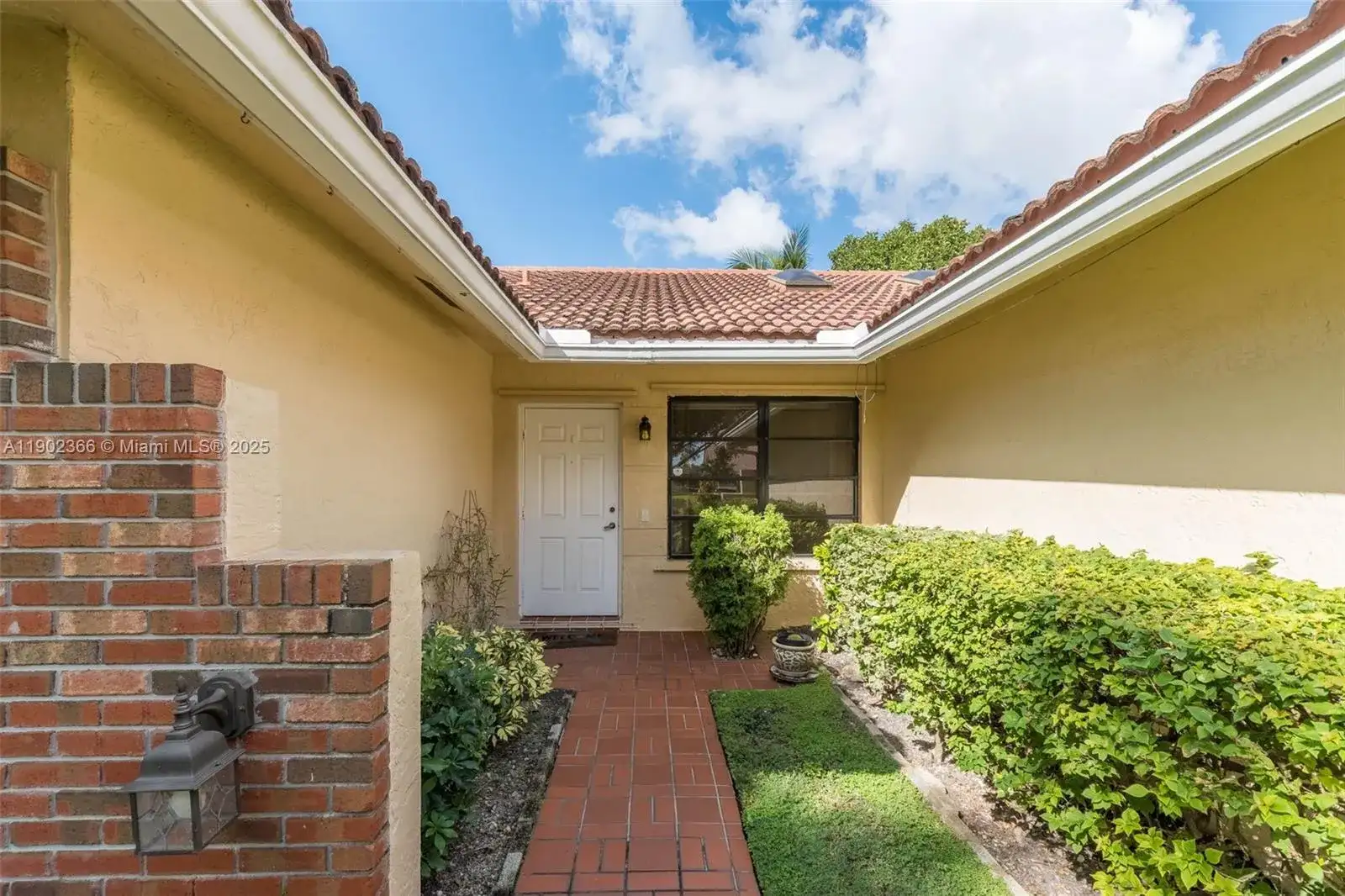 5641 Thistledown Ter, Davie FL 33331 photo 5