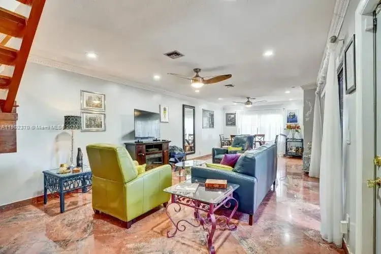 10026 NW 52nd Ter, Doral FL 33178 photo 5