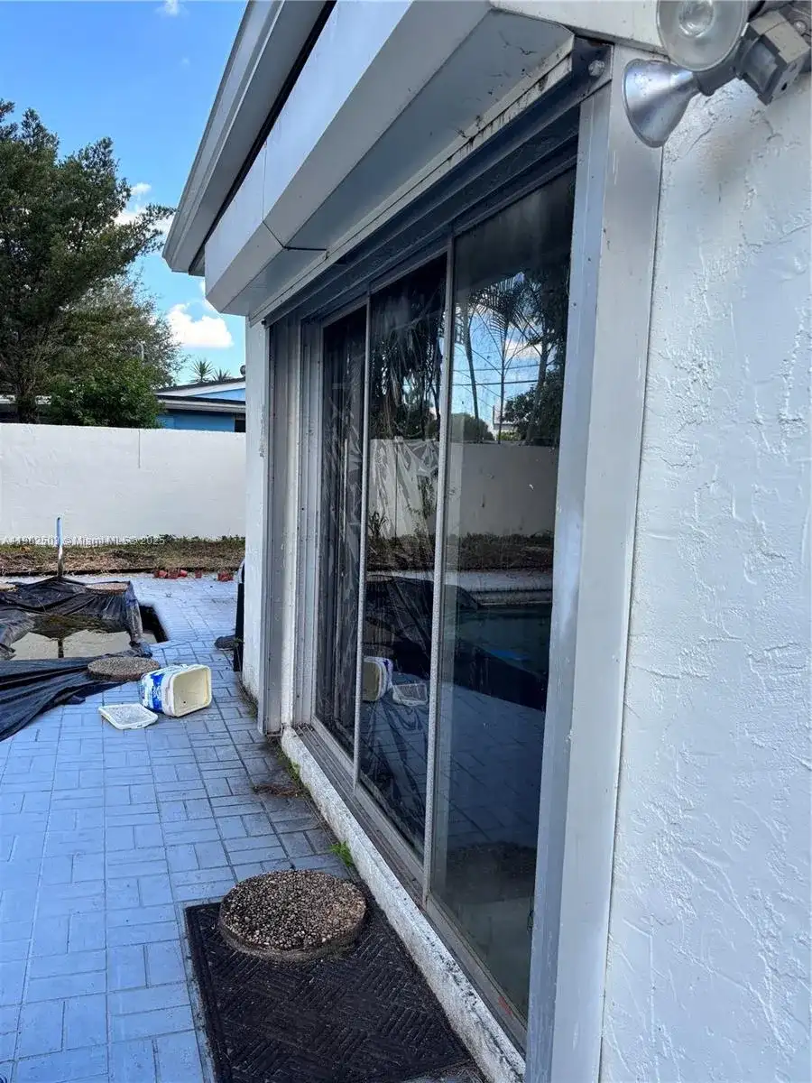 6541 Sherman St, Hollywood FL 33024 photo 3