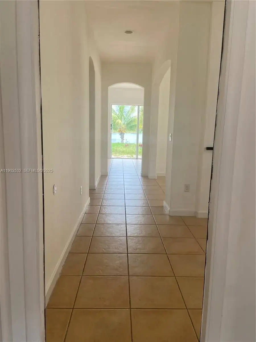 1522 SE 16th Ave # 1522, Homestead FL 33035 photo 2