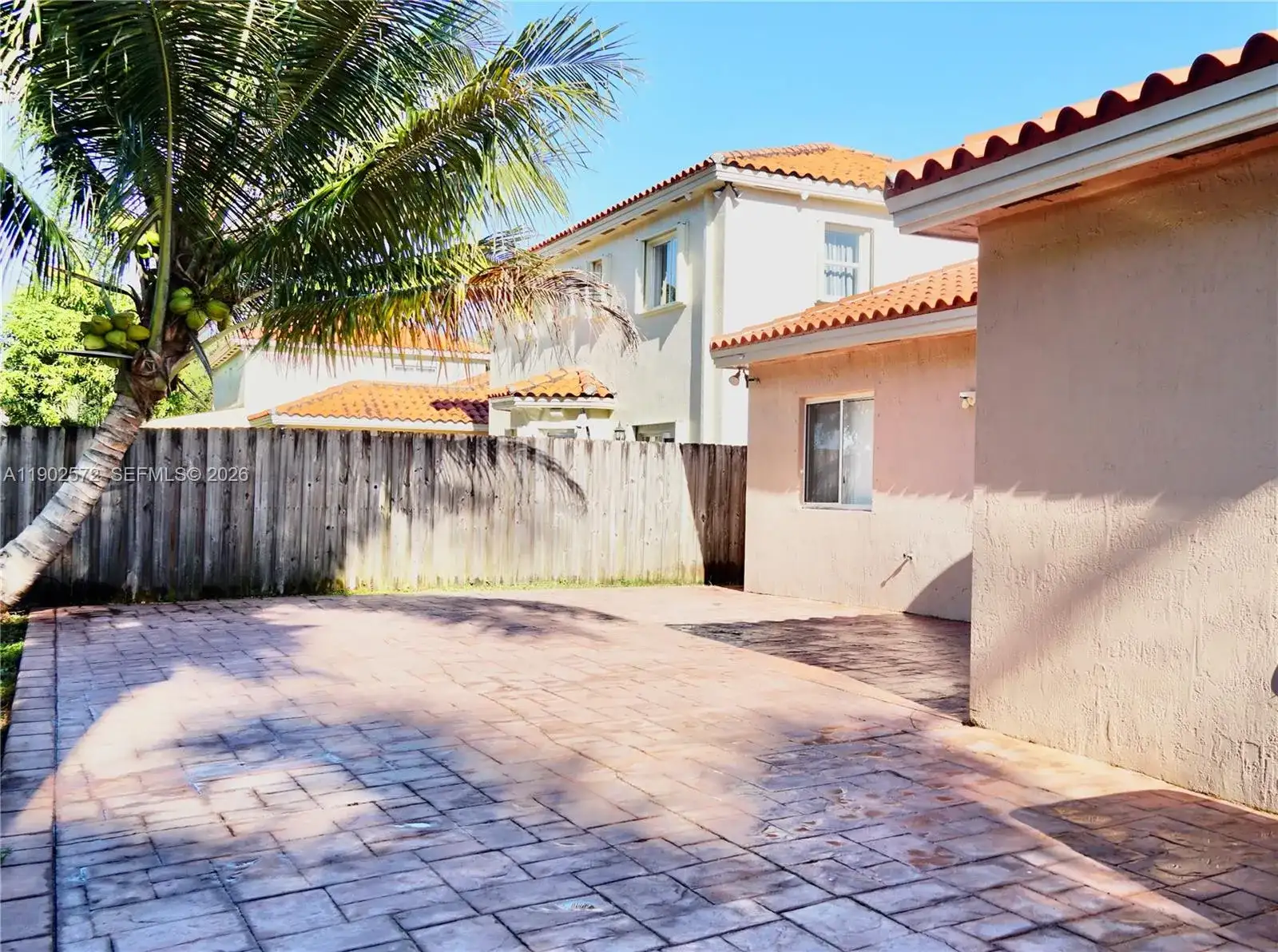 2048 NE 35th Ave, Homestead FL 33033 photo 4