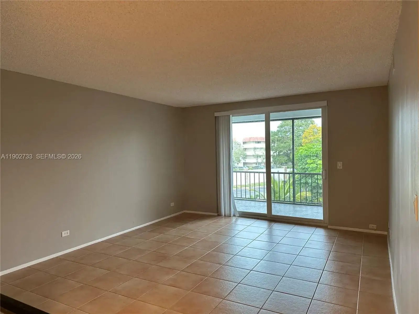 3650 Inverrary Dr # G, Lauderhill FL 33319 photo 2