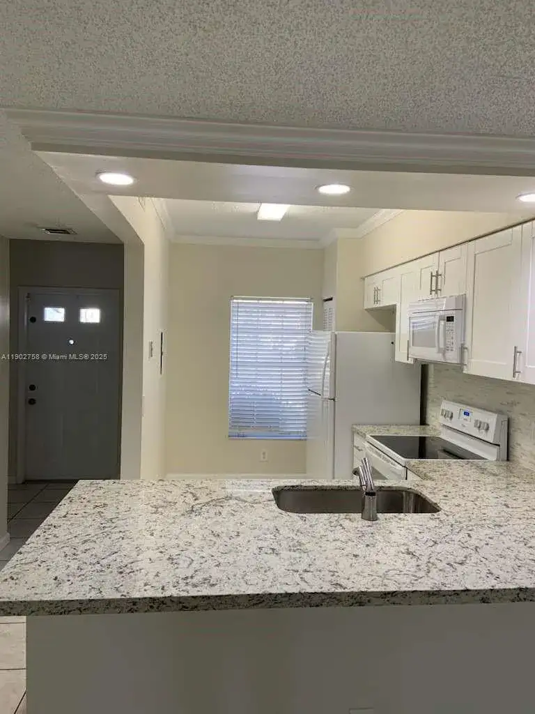 21 Fleming Ct, Weston FL 33326 photo 4
