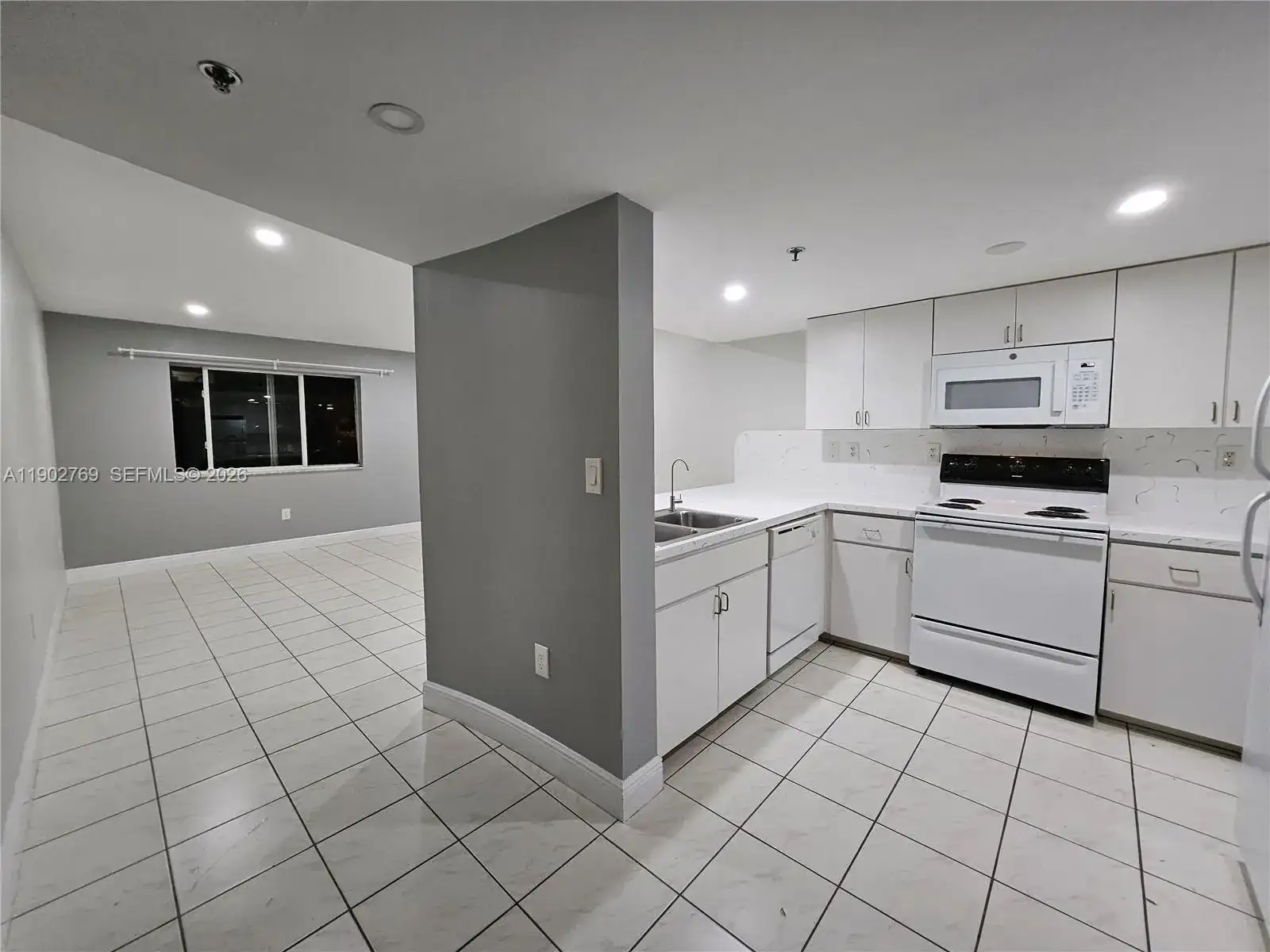 55 E 4th St # 302, Hialeah FL 33010 photo 2