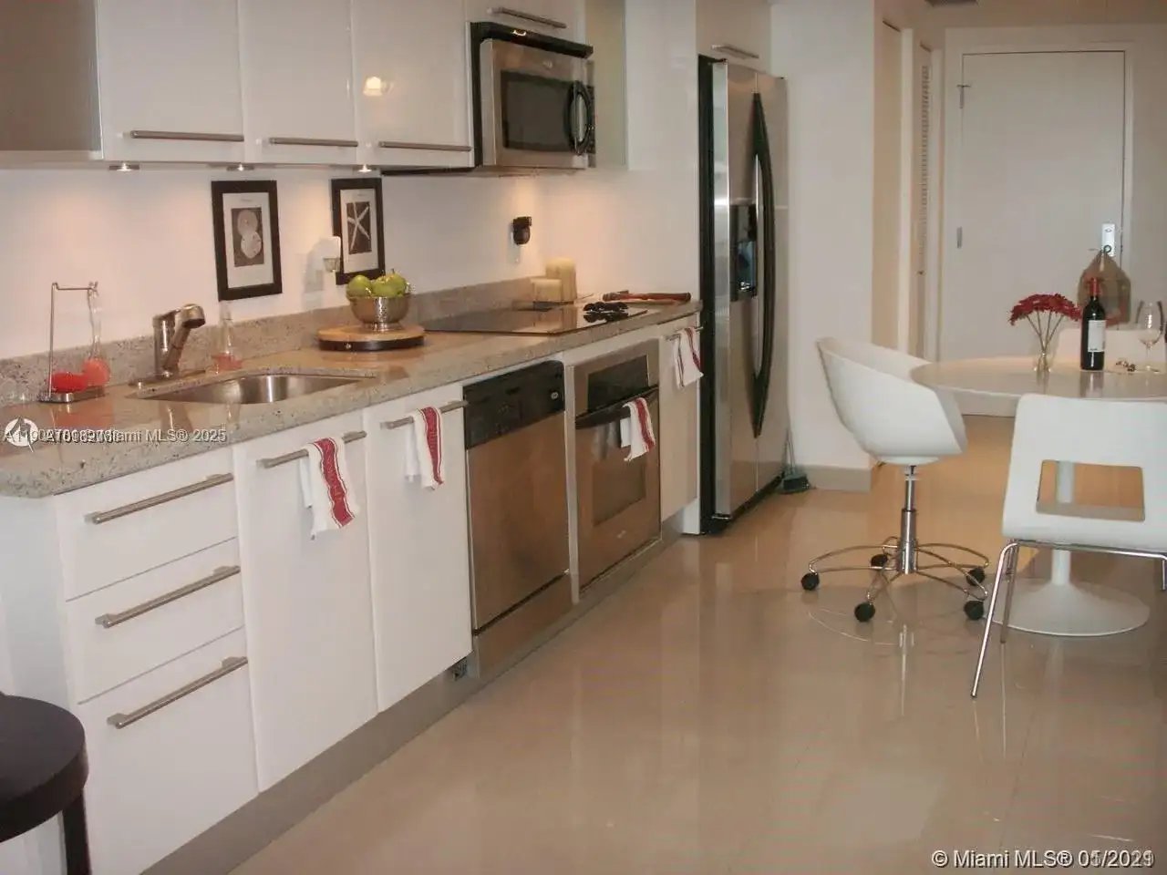185 SW 7th St # 1906, Miami FL 33130 photo 3