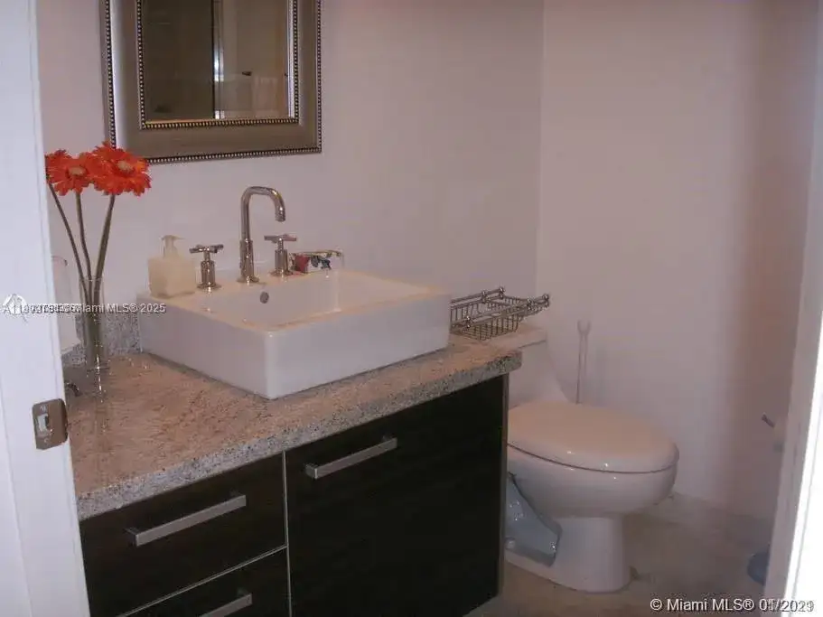 185 SW 7th St # 1906, Miami FL 33130 photo 4