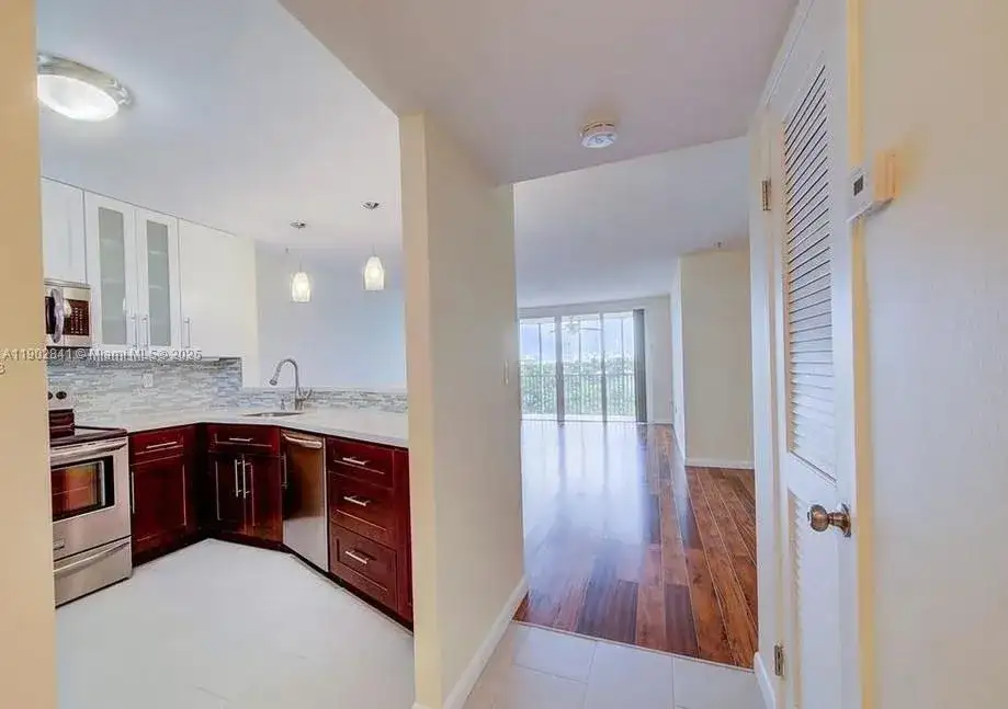 1780 NE 191st St # 2, Miami FL 33179 photo 4